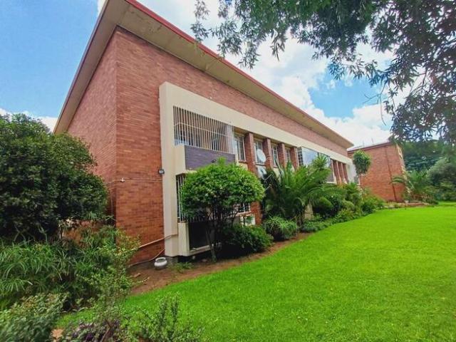 2 Bedroom Apartment / Flat to Rent in Benoni Central