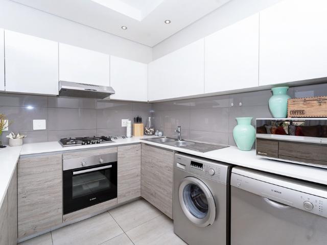 2 Bedroom Apartment / Flat To Rent in Bedfordview