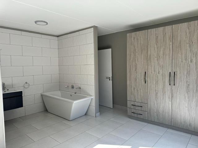 2 Bedroom Apartment / Flat To Rent in Bedfordview
