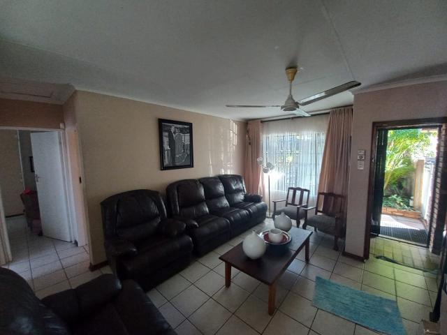 2 Bedroom Apartment / Flat To Rent in Birdswood