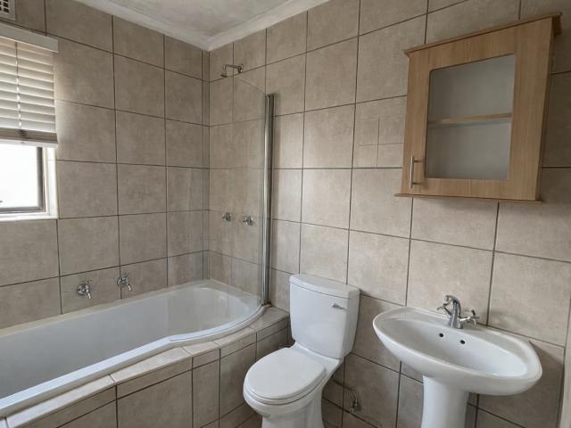 2 Bedroom Apartment / Flat To Rent in Boardwalk