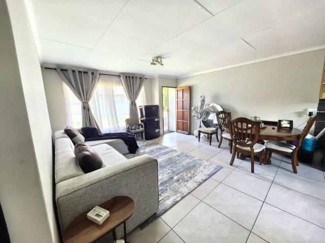 2 Bedroom Apartment / Flat To Rent in Boksburg West
