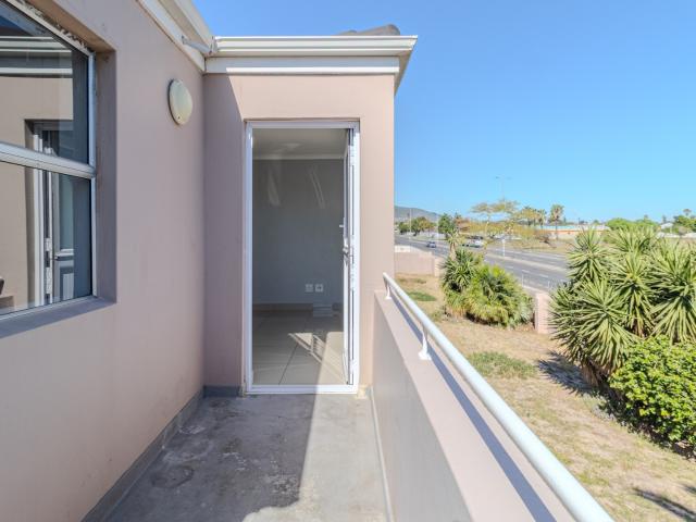Flats to rent in Bothasig, Botasig - Nestoria