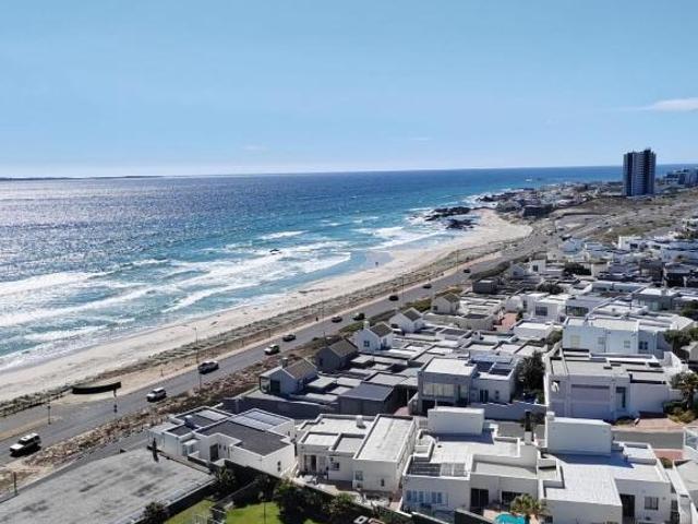 2 Bedroom Apartment / Flat To Rent in Bloubergstrand