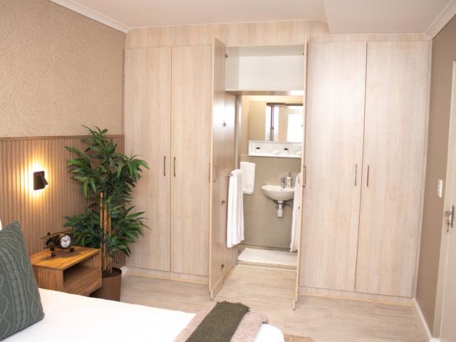 2 Bedroom Apartment / Flat To Rent in Bloubergstrand