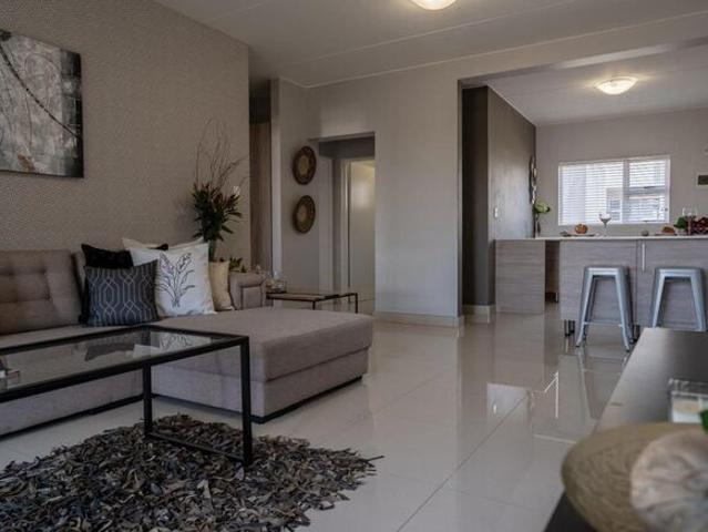2 Bedroom Apartment / Flat to Rent in Blue Hills Ah