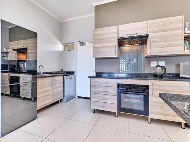 2 Bedroom Apartment / Flat to Rent in Blue Hills