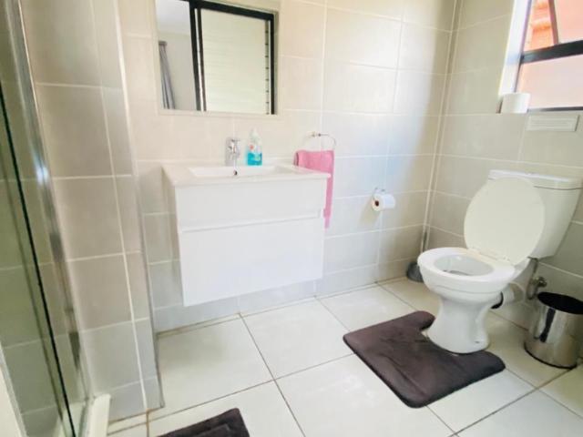 2 Bedroom Apartment / Flat To Rent in Blyde Riverwalk Estate