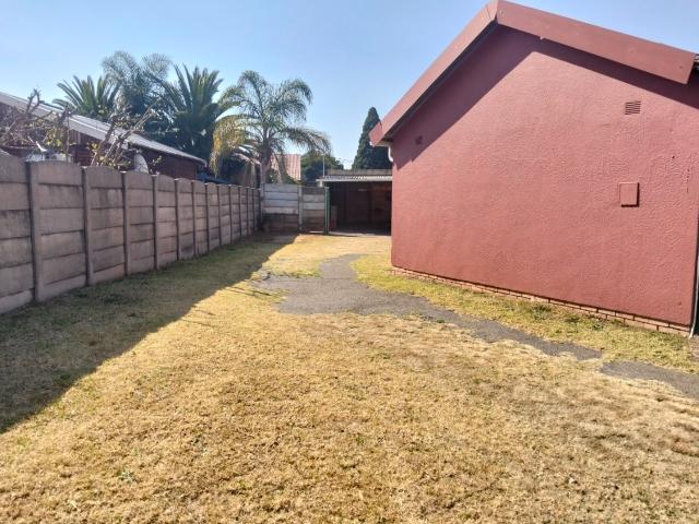 2 Bedroom Apartment / Flat To Rent in Brakpan North