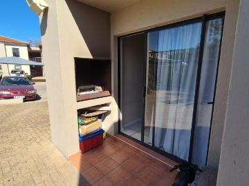 2 Bedroom Apartment / Flat To Rent in Burgundy Estate
