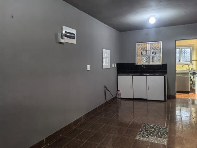 2 Bedroom Apartment / Flat To Rent in Chatsworth Central