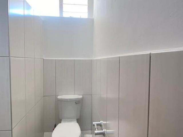 2 Bedroom Apartment / Flat To Rent in Constantia Kloof