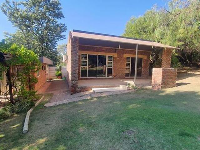 2 Bedroom Apartment / Flat to Rent in Dan Pienaar