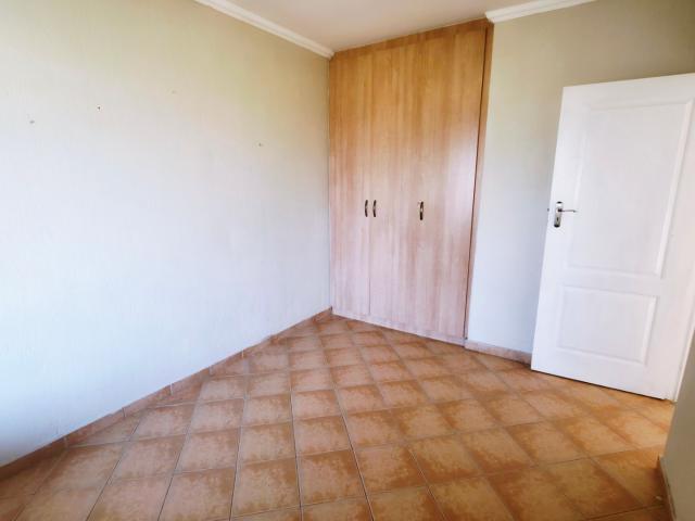 2 Bedroom Apartment / Flat To Rent in Dalpark Ext 1