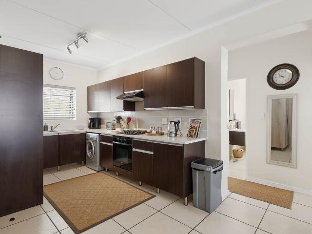 2 Bedroom Apartment / Flat To Rent in De Velde