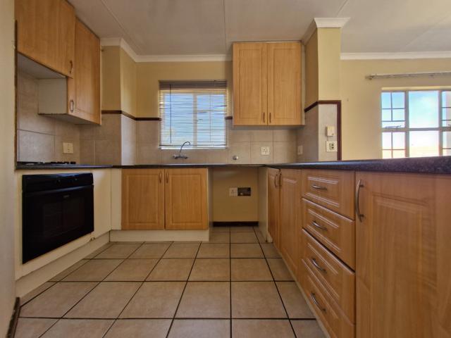 2 Bedroom Apartment / Flat To Rent in Die Hoewes