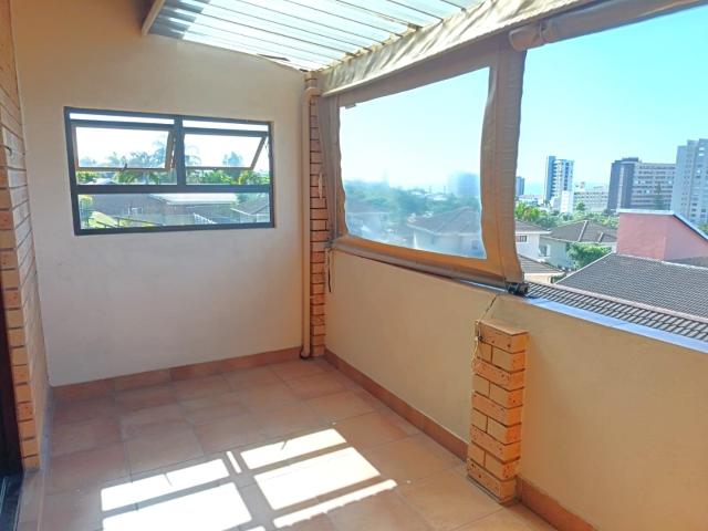 2 Bedroom Apartment / Flat To Rent in Doonside