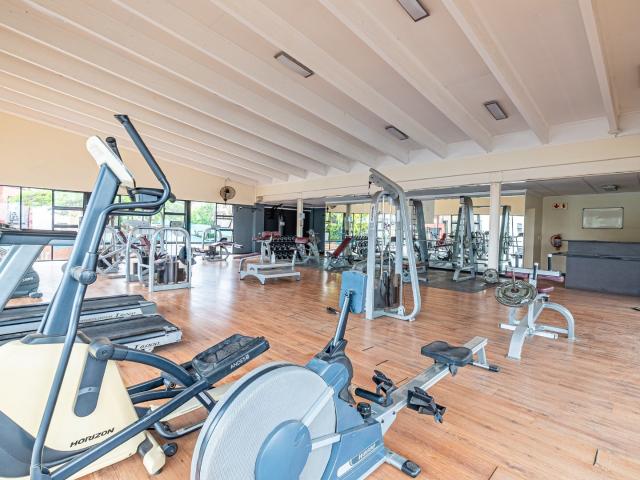 2 Bedroom Apartment / Flat To Rent in Douglasdale