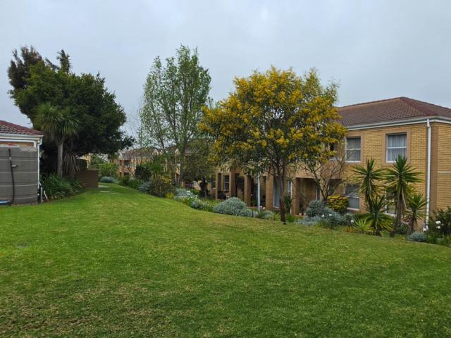 2 Bedroom Apartment / Flat to Rent in Durbanville Central