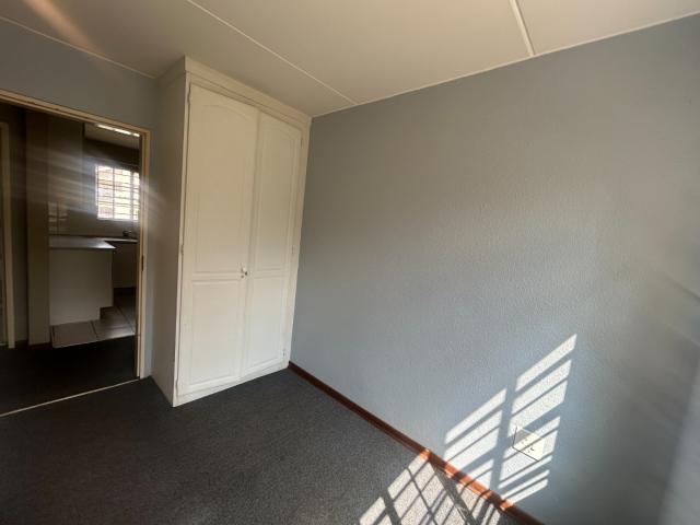 2 Bedroom Apartment / Flat To Rent in Elarduspark