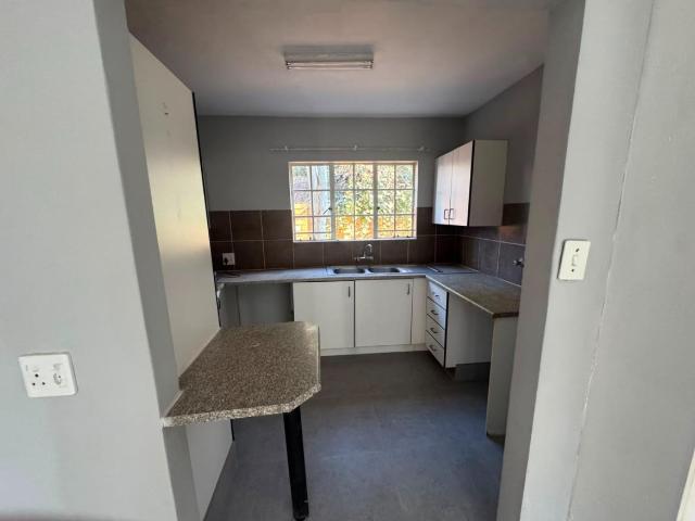 2 Bedroom Apartment / Flat To Rent in Faerie Glen