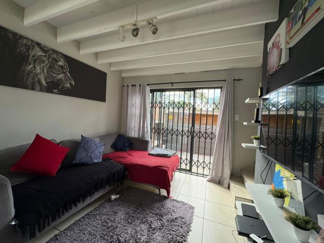 2 Bedroom Apartment / Flat To Rent in Fairview