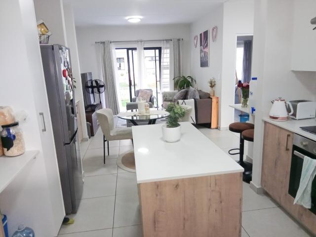 2 Bedroom Apartment / Flat To Rent in Fourways