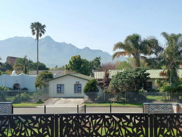 2 Bedroom Apartment / Flat to Rent in George South