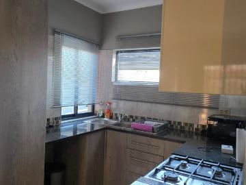 2 Bedroom Apartment / Flat To Rent in Golden Acres Estate