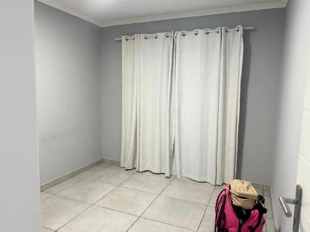 2 Bedroom Apartment / Flat To Rent in Glen Marais