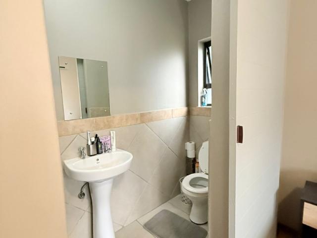 2 Bedroom Apartment / Flat To Rent in Glen Austin AH