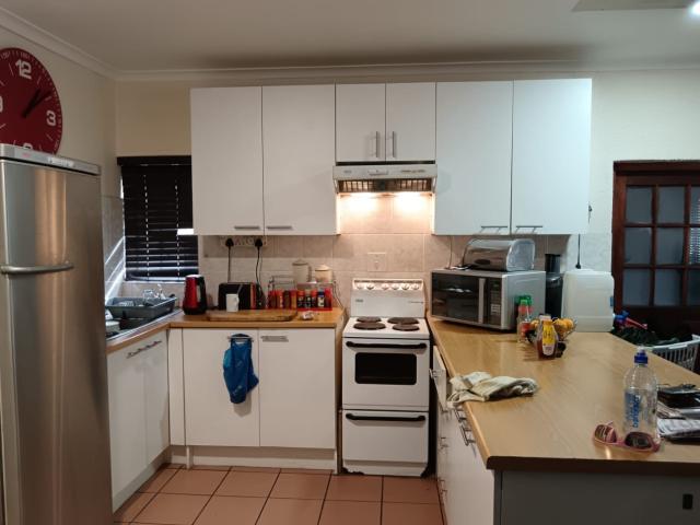 2 Bedroom Apartment / Flat To Rent in Glen Ive