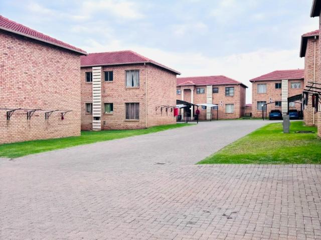 2 Bedroom Apartment / Flat To Rent in Greenhills