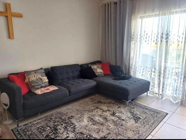 2 Bedroom Apartment / Flat To Rent in Greenstone Hill