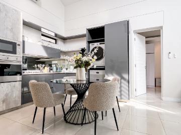2 Bedroom Apartment / Flat To Rent in Houghton Estate