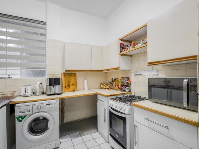 2 Bedroom Apartment / Flat To Rent in Illovo