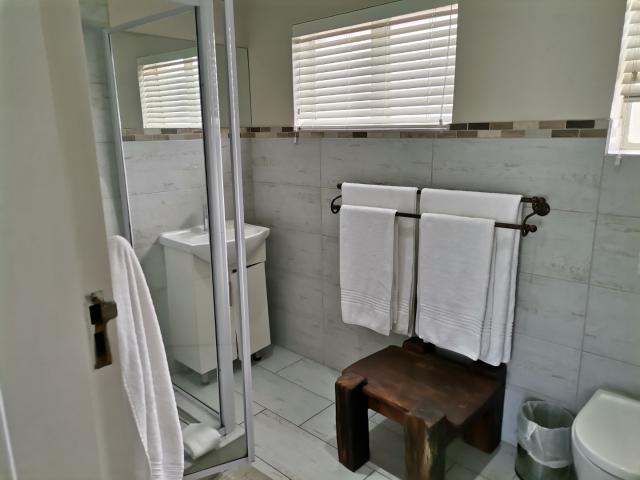 2 Bedroom Apartment / Flat To Rent in Jeffreys Bay Central