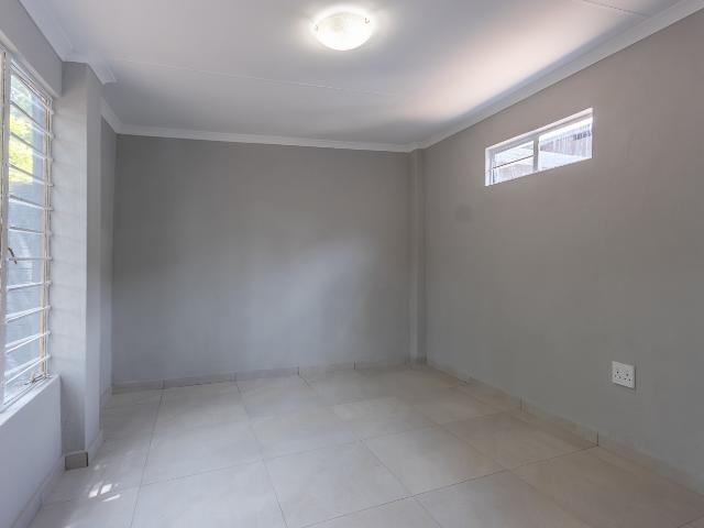 2 Bedroom Apartment / Flat To Rent in Kensington B