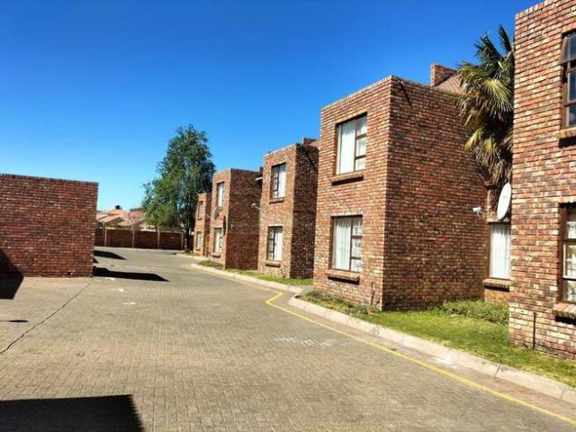 2 Bedroom Apartment / Flat to Rent in Langenhovenpark