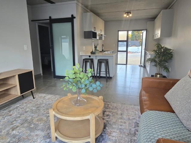 2 Bedroom Apartment / Flat To Rent in Menlo Park
