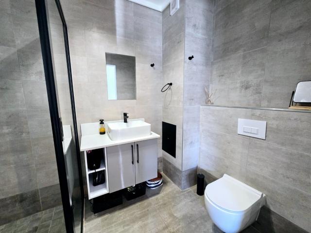 2 Bedroom Apartment / Flat To Rent in Menlo Park