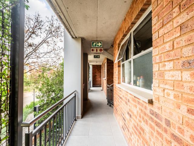 2 Bedroom Apartment / Flat To Rent in Menlo Park