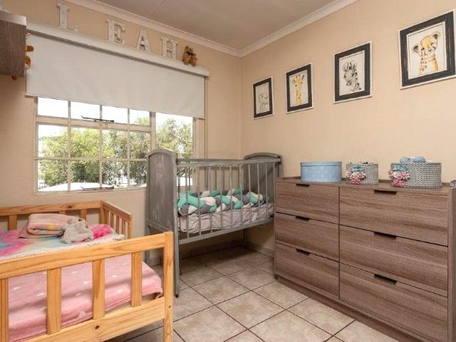 2 Bedroom Apartment / Flat To Rent in Meyersdal