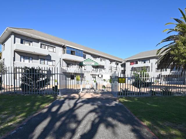 2 Bedroom Apartment / Flat to Rent in Milnerton Central