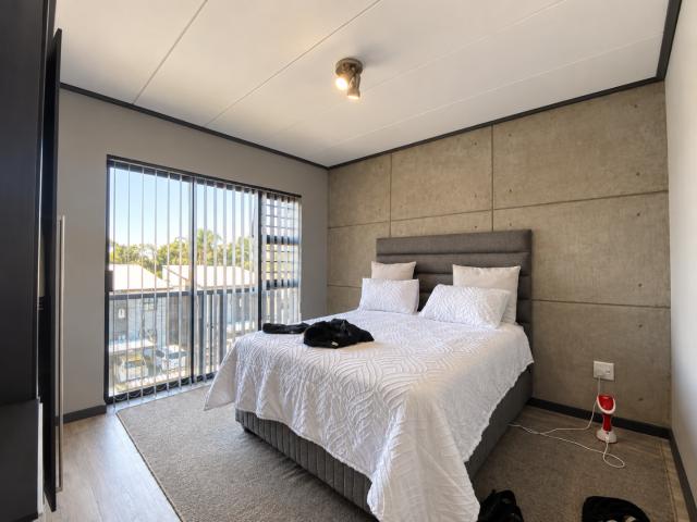 2 Bedroom Apartment / Flat To Rent in Montana Tuine
