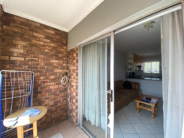 2 Bedroom Apartment / Flat To Rent in Mooikloof