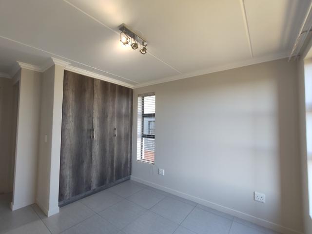 2 Bedroom Apartment / Flat To Rent in Mooikloof