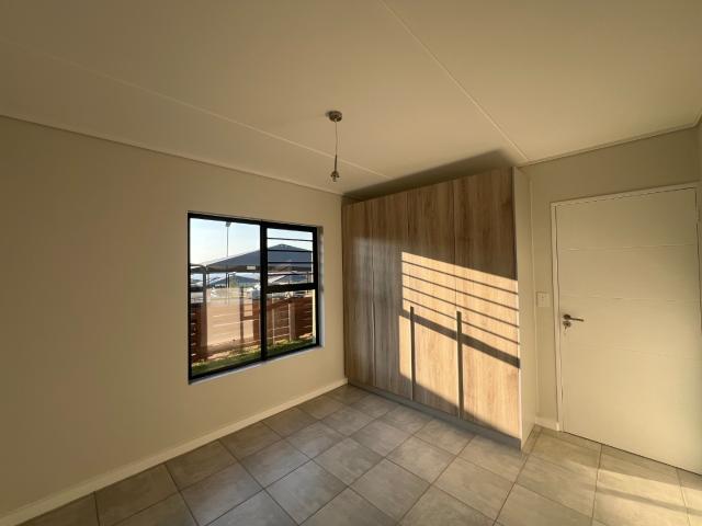 2 Bedroom Apartment / Flat To Rent in Mooikloof Glen