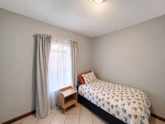2 Bedroom Apartment / Flat To Rent in Mooikloof Ridge