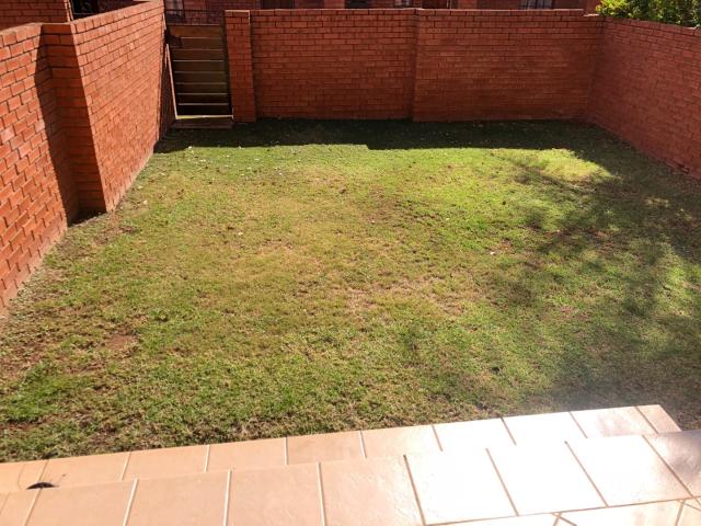 2 Bedroom Apartment / Flat To Rent in Mooikloof Ridge